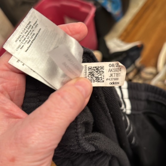 Adidas boys regular fit logo joggers size large - Picture 4 of 4